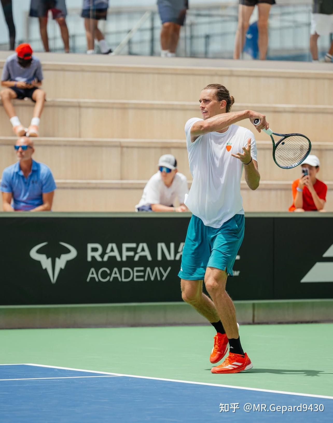 美网险胜温网，兹维列夫状态火热