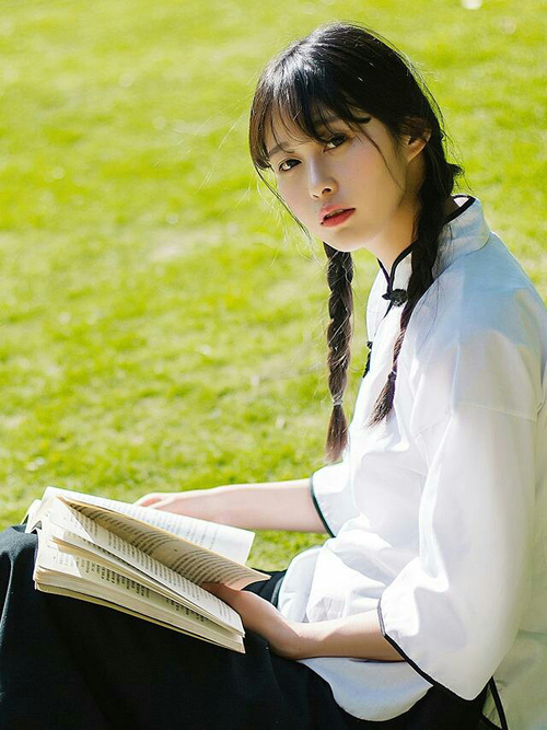 爱游戏大厅-跨越时空的对决，当深圳平安队遭遇多伦多猛龙，保罗在篮球与足球的裂缝中连续得分