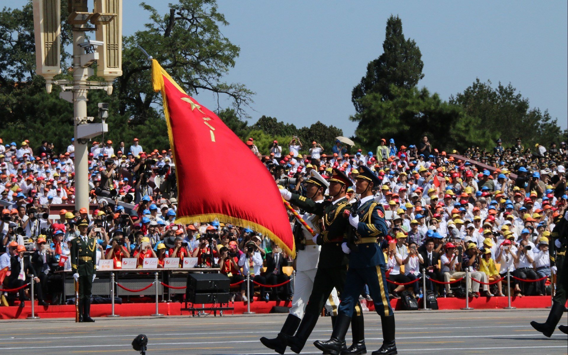 铁壁与孤峰,当日本体系踏平瑞士,范戴克用个人英雄主义重定义欧冠防守美学