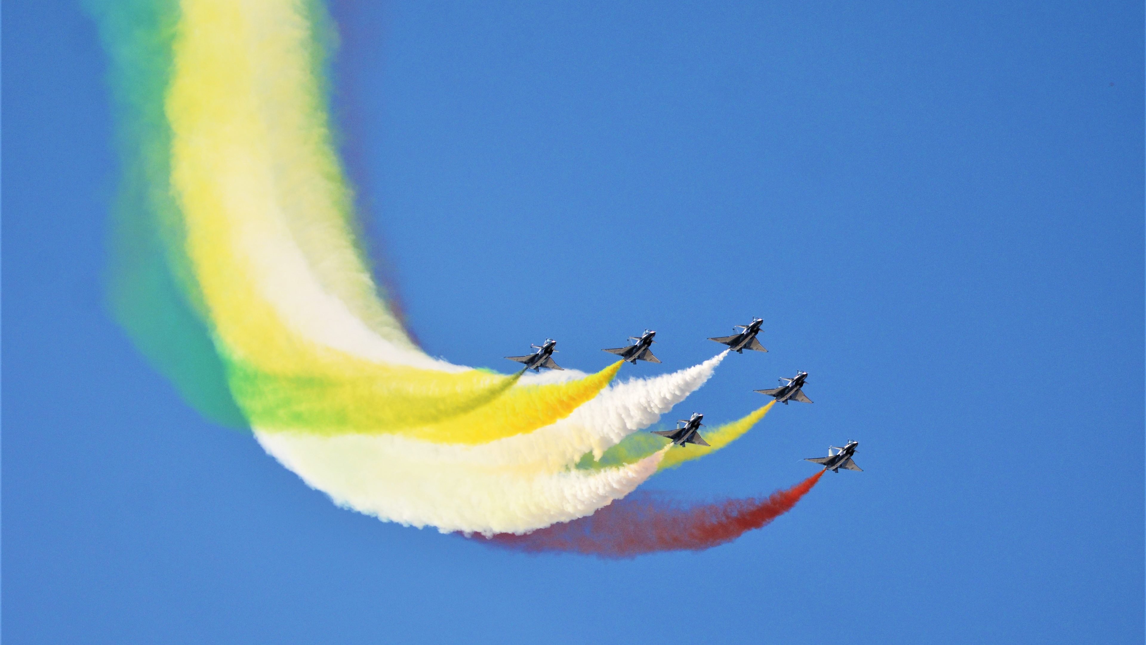 绿茵满分与地缘制霸,当姆巴佩遇见希腊的安哥拉棋局