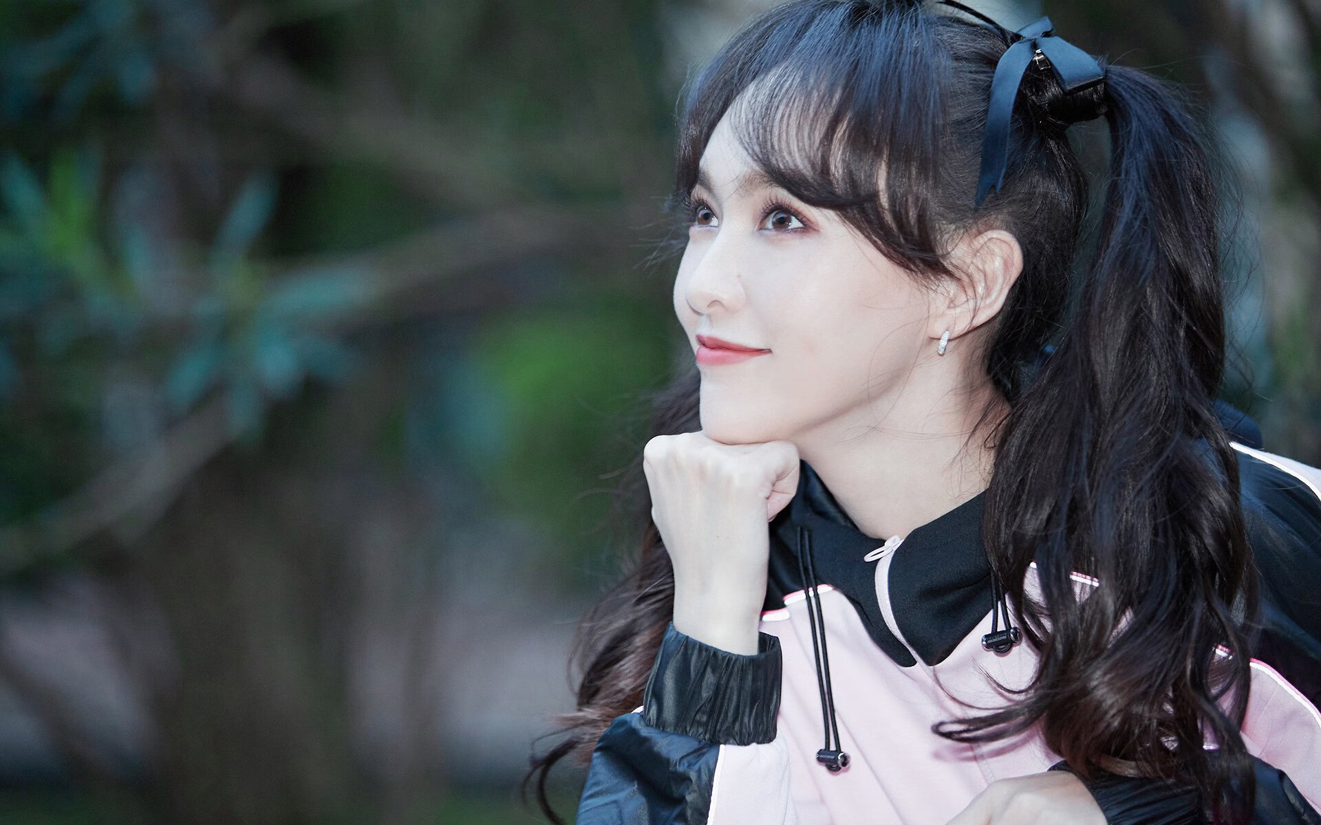 爱游戏大厅-平行时空的足球盛宴，当突尼斯国家队对决那不勒斯俱乐部，莫德里奇上演冠军级大师课