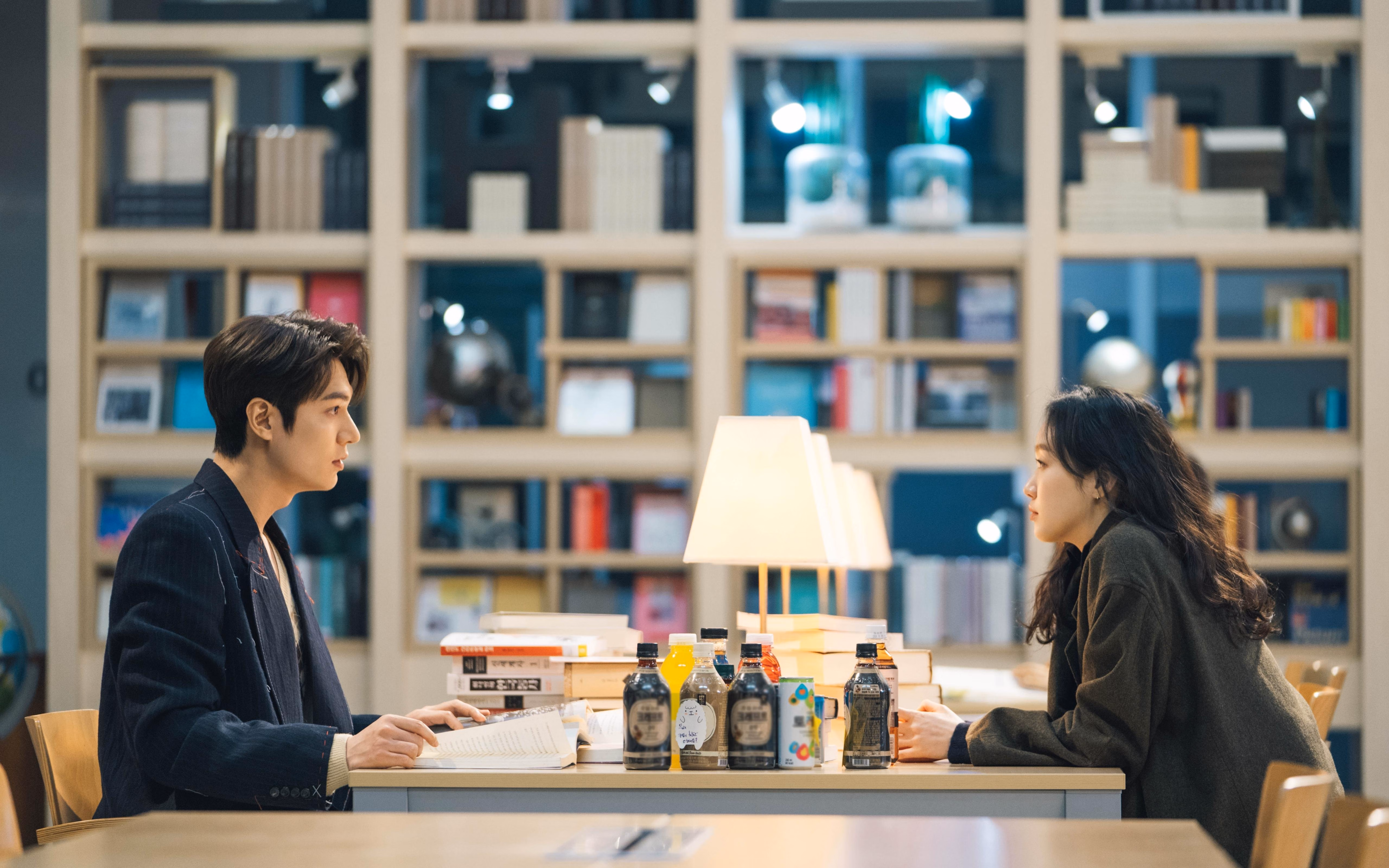 2026世界杯焦点战，爵士队以团队之力带走76人队，晋级之路彰显足球艺术